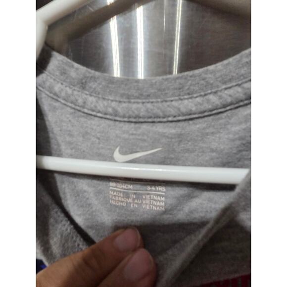 5/$25 "Just Do It" American Flag SS - Nike - 3/4 - Picture 3 of 5